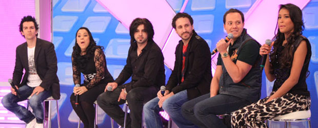 Astros da m�sica gospel cantam no Programa Raul Gil